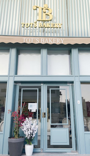 Tot's Bakery