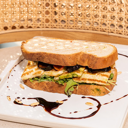 Comentarii opinii despre اركومي‎