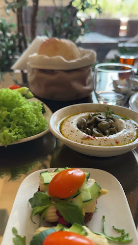 Opinii despre مطعم اكليل لبنان în الرياض - الضيافة