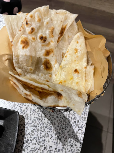 بومباي رياني - الضيافة