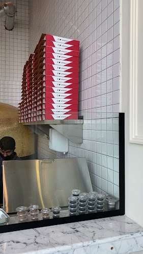 ليتس بيتزا - الضيافة