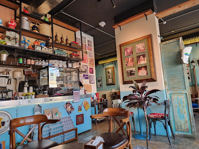 مقهى السبعينات