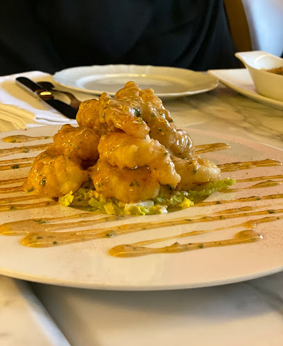 مونیز - الضيافة