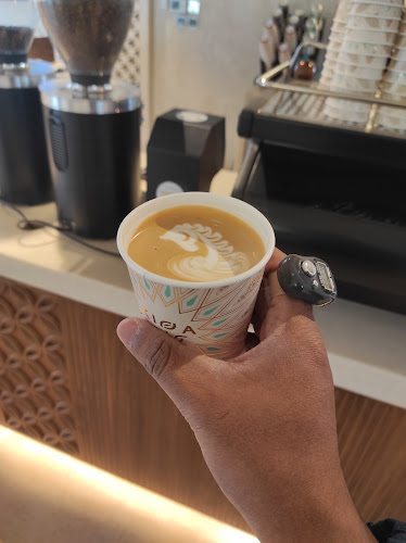 Opinii despre مقهى ومحمصة كفة - مقصد قباء în المدينة المنورة - الضيافة