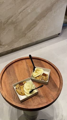 وايت هارت كافية