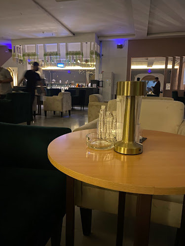 Opinii despre مقهى الثالثه والعشرون 23 فرع رقم 2 în الجبيل - الضيافة