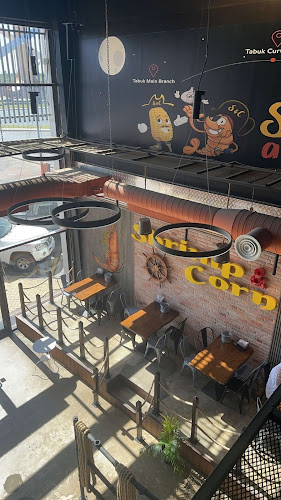 شرمب آند كورن - الضيافة