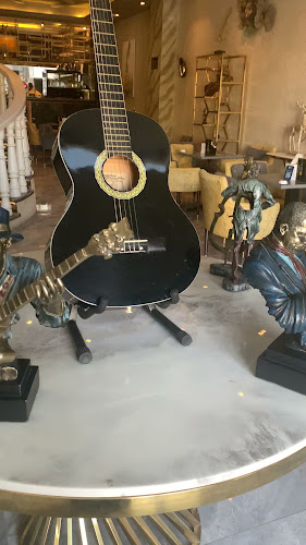 كوفي ولاونج ياني - الضيافة