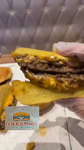 Comentarii opinii despre مطعم كتشب لتقديم الوجبات