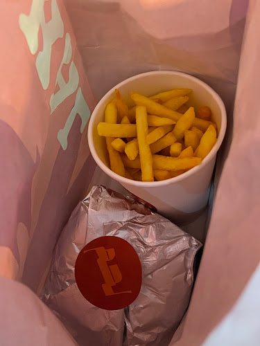 برجر اوكل - الضيافة