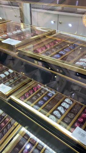 Opinii despre حلويات تاج الملكة القطيف în القطيف‎ - الضيافة