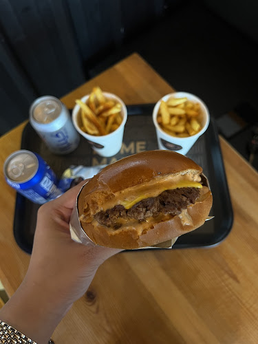 بلاك الفنت برجر - الضيافة