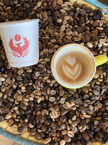 Opinii despre مقهى ومحمصة مختصة | RED EYE COFFEE ROASTERS în تبوك - الضيافة