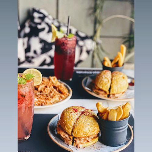 الشارع الثامن و العشرون، العزيزية، الدمام 32424