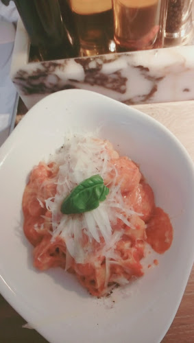 Comentarii opinii despre فابيانو رد سي مول