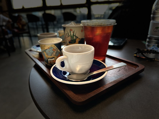 ادمي قهوة و محمصة