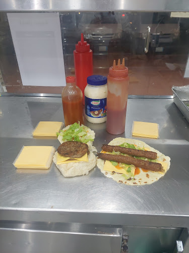 عجيبة برجر وكباب - جدة