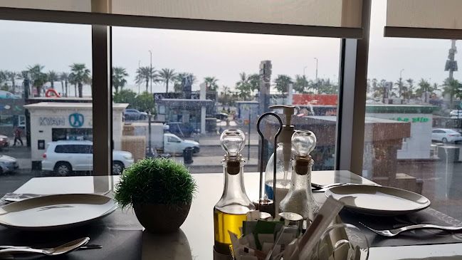 مطعم و مقهى بيتش هاوس