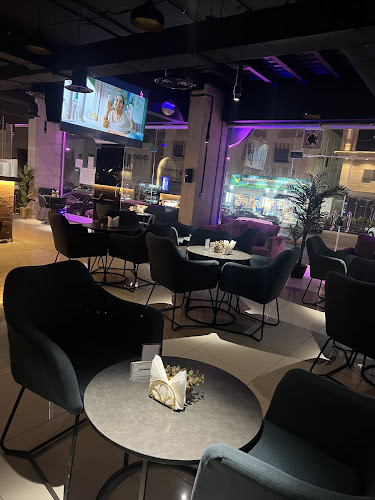 ناروكا كافيه