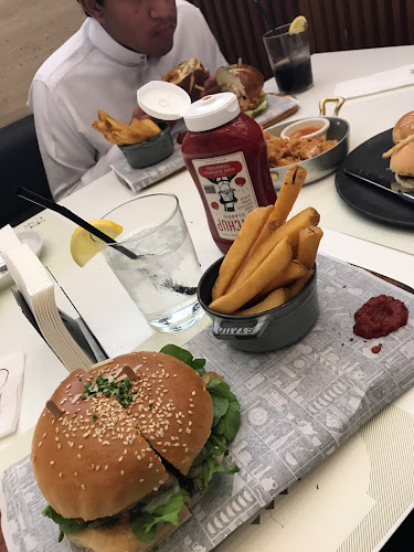 NINO, WASEEL CENTER, طريق الملك عبدالله الفرعي، الحمراء، الرياض 13216