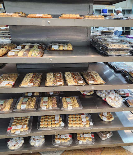 Opinii despre مخابز و حلويات حارة رحال în الدمام - الضيافة