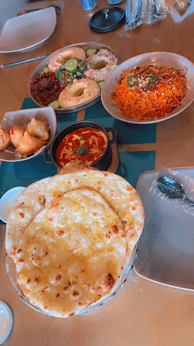 Comentarii opinii despre مطعم شرفة الهند