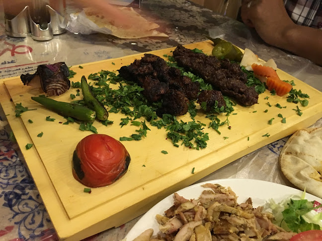 مطعم قصر طيبة - القطيف‎