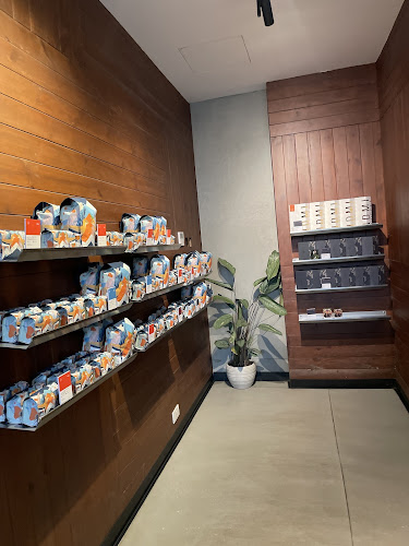 ادمي قهوة و محمصة - الضيافة