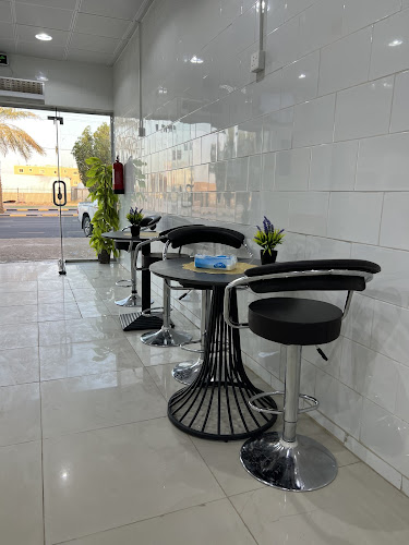 بوفية جباتي البيضاء