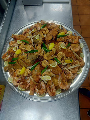 مطعم موج وبحر للمأكولات البحرية - الدمام