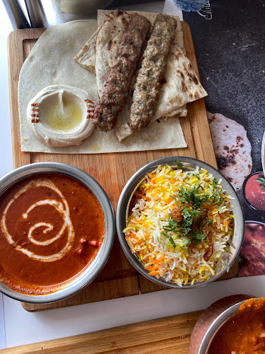 مطعم بهارات - الضيافة