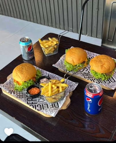 سرعة البرجر - الضيافة