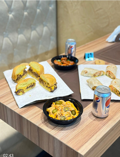 مطعم كتشب لتقديم الوجبات - تبوك