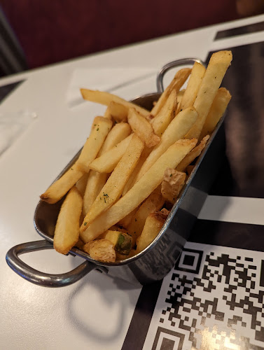 Comentarii opinii despre مطعم وقود الشاطئ "فيول"