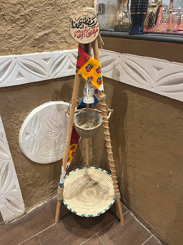 Comentarii opinii despre مقهى اللقاء..من أفضل المقاهي..شاي رايق وقهوة عربية تعجبك