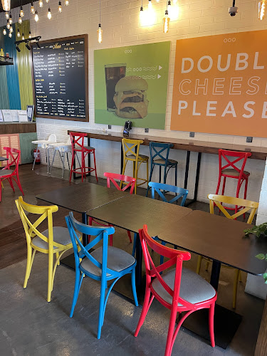 دبل تشيز بليز - الضيافة