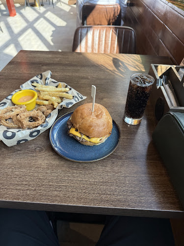 Opinii despre لوديد سموك هاوس în جدة - الضيافة