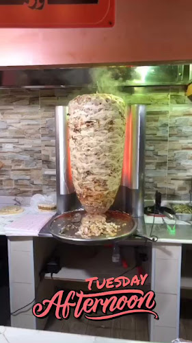 Opinii despre مطعم شلال فضي لتقديم الوجبات în رفحاء - الضيافة