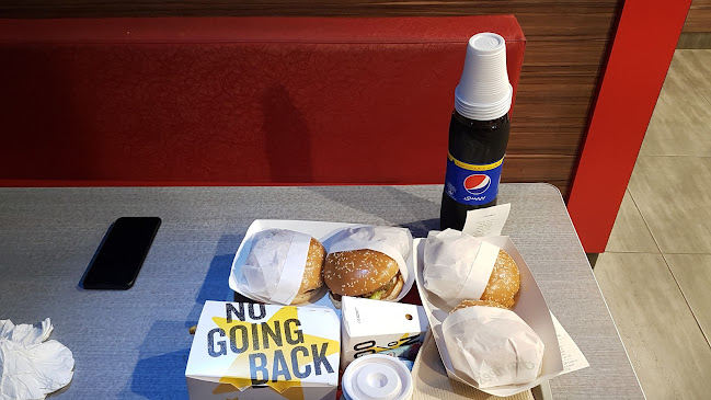 هارديز - المدينة المنورة