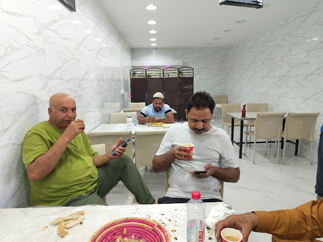 أيمن جميل علي