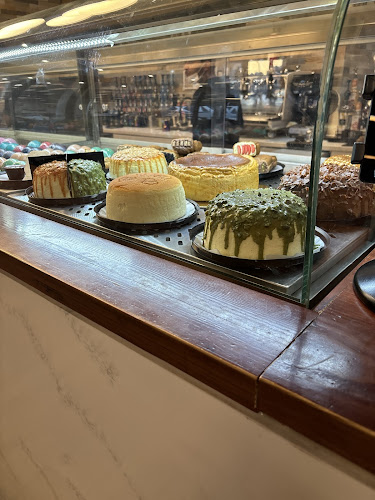 أنكل أوساكا - الضيافة