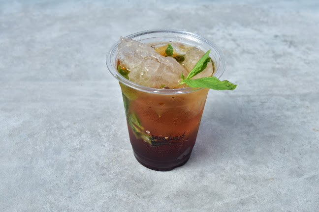 كروسان وقهوة