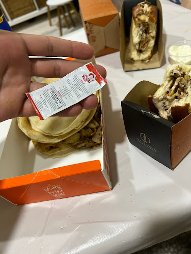 Opinii despre شاورما آند مور în ينبع - الضيافة