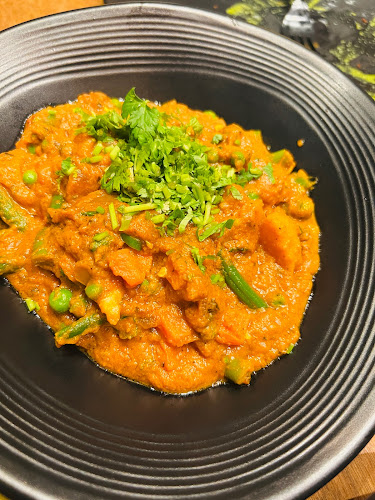 كراون تكا - الضيافة