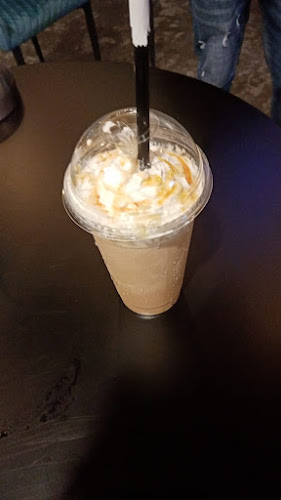 مقهى ومحمصة خطوط القهوة - الضيافة