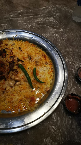 مطعم نصف مخصوص