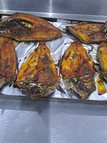 Opinii despre مطعم نواجل البحار للمأكولات البحرية nazill fish restaurant în مستورة - الضيافة