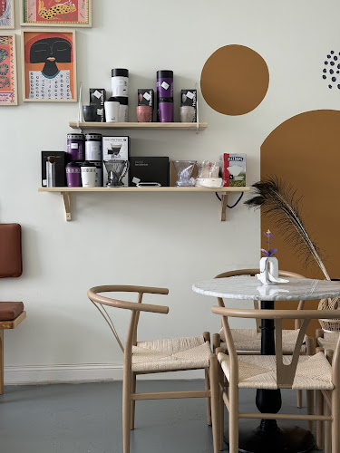 BREWS coffee and brunch - الضيافة