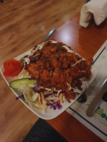 Opinii despre مطعم زيتون الشرق în الدمام - الضيافة