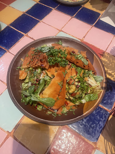 طريق الكورنيش، الحمراء، Al Hamraa Center 7169، جدة